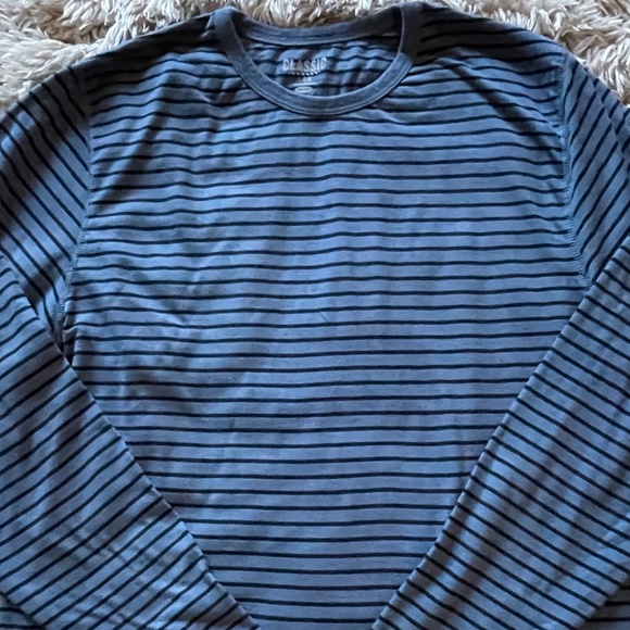 Old Navy Men's Classic Long Sleeve Shirt Size L Blue & Navy Blue Striped - Picture 2 of 4